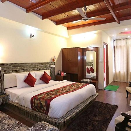 Goroomgo Moon Nainital Near Naini Lake - Parking & Lift Facilities -Hygiene And Spacious Room - Best Seller Екстериор снимка