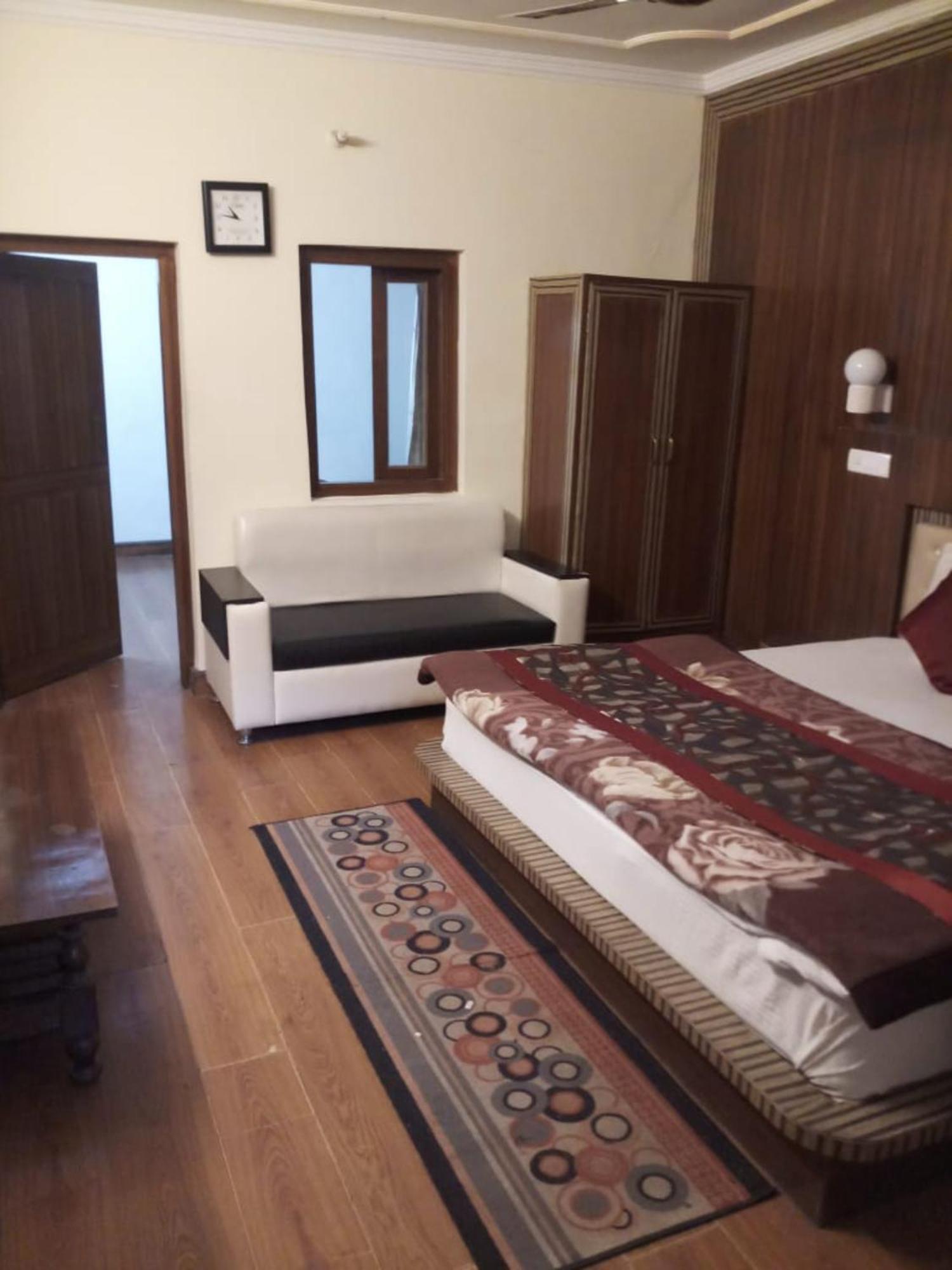 Goroomgo Moon Nainital Near Naini Lake - Parking & Lift Facilities -Hygiene And Spacious Room - Best Seller Екстериор снимка