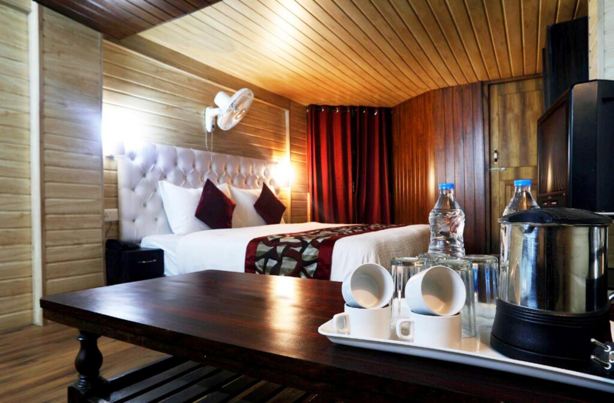 Goroomgo Moon Nainital Near Naini Lake - Parking & Lift Facilities -Hygiene And Spacious Room - Best Seller Екстериор снимка