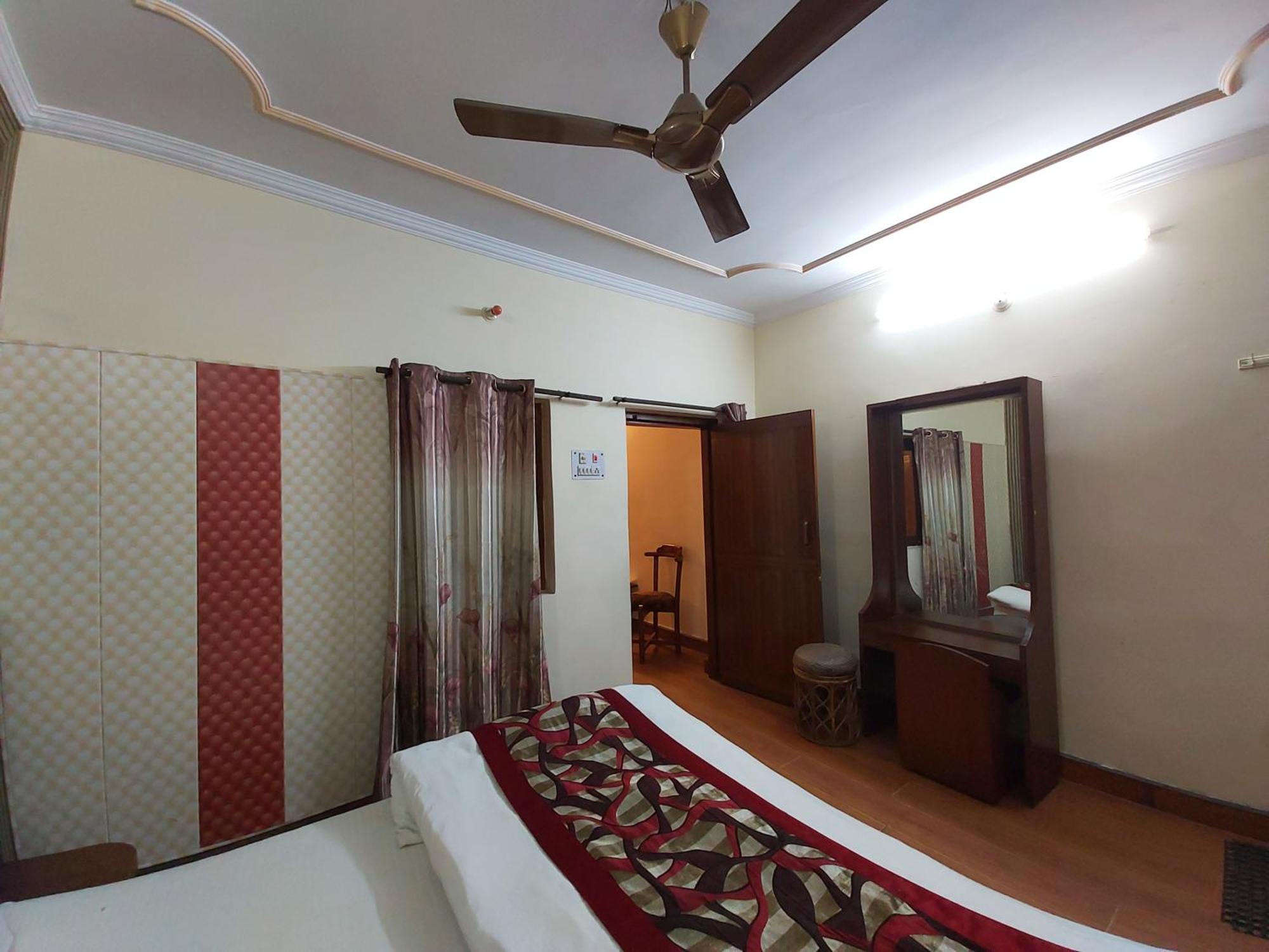 Goroomgo Moon Nainital Near Naini Lake - Parking & Lift Facilities -Hygiene And Spacious Room - Best Seller Екстериор снимка