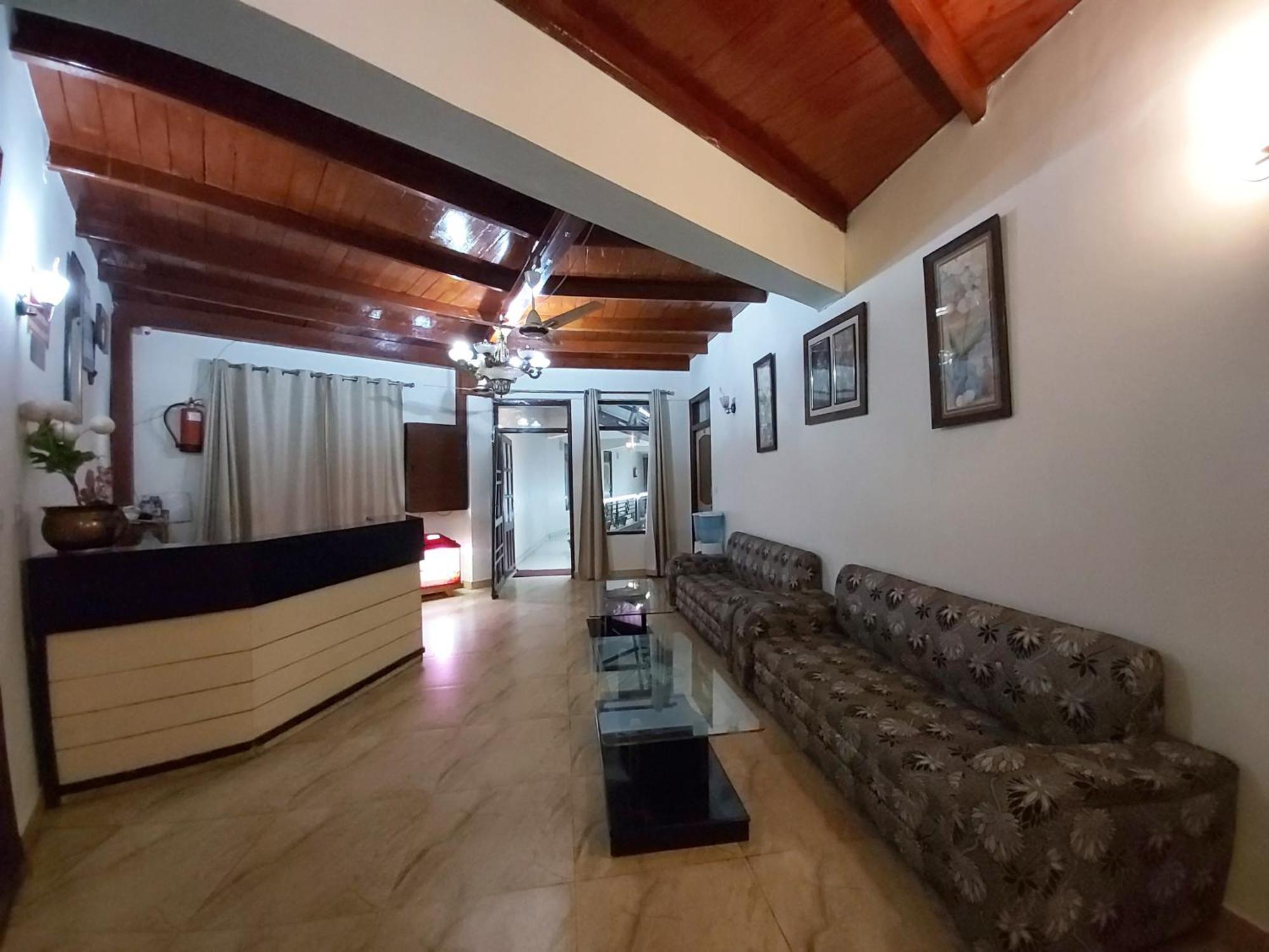Goroomgo Moon Nainital Near Naini Lake - Parking & Lift Facilities -Hygiene And Spacious Room - Best Seller Екстериор снимка