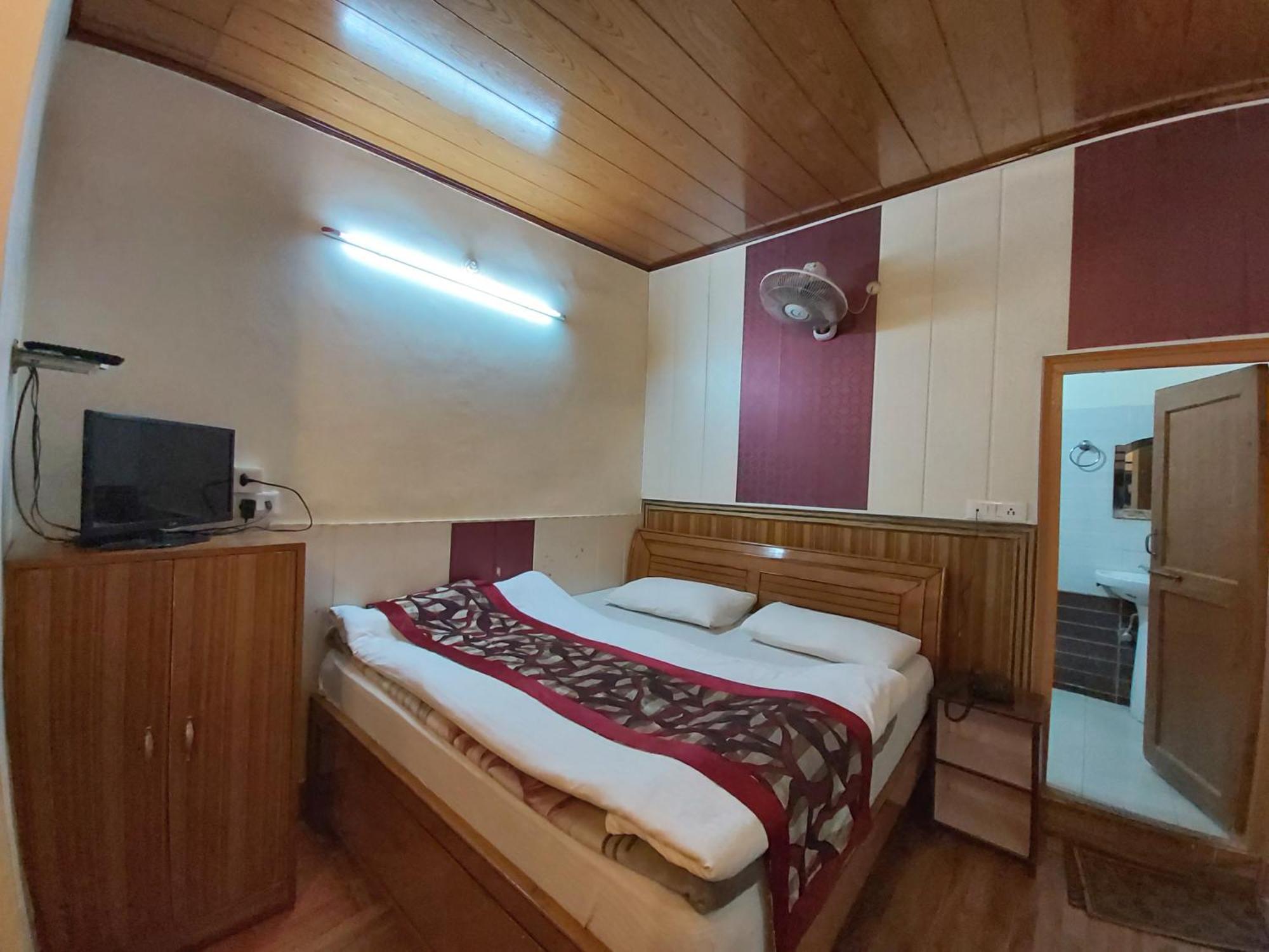 Goroomgo Moon Nainital Near Naini Lake - Parking & Lift Facilities -Hygiene And Spacious Room - Best Seller Екстериор снимка