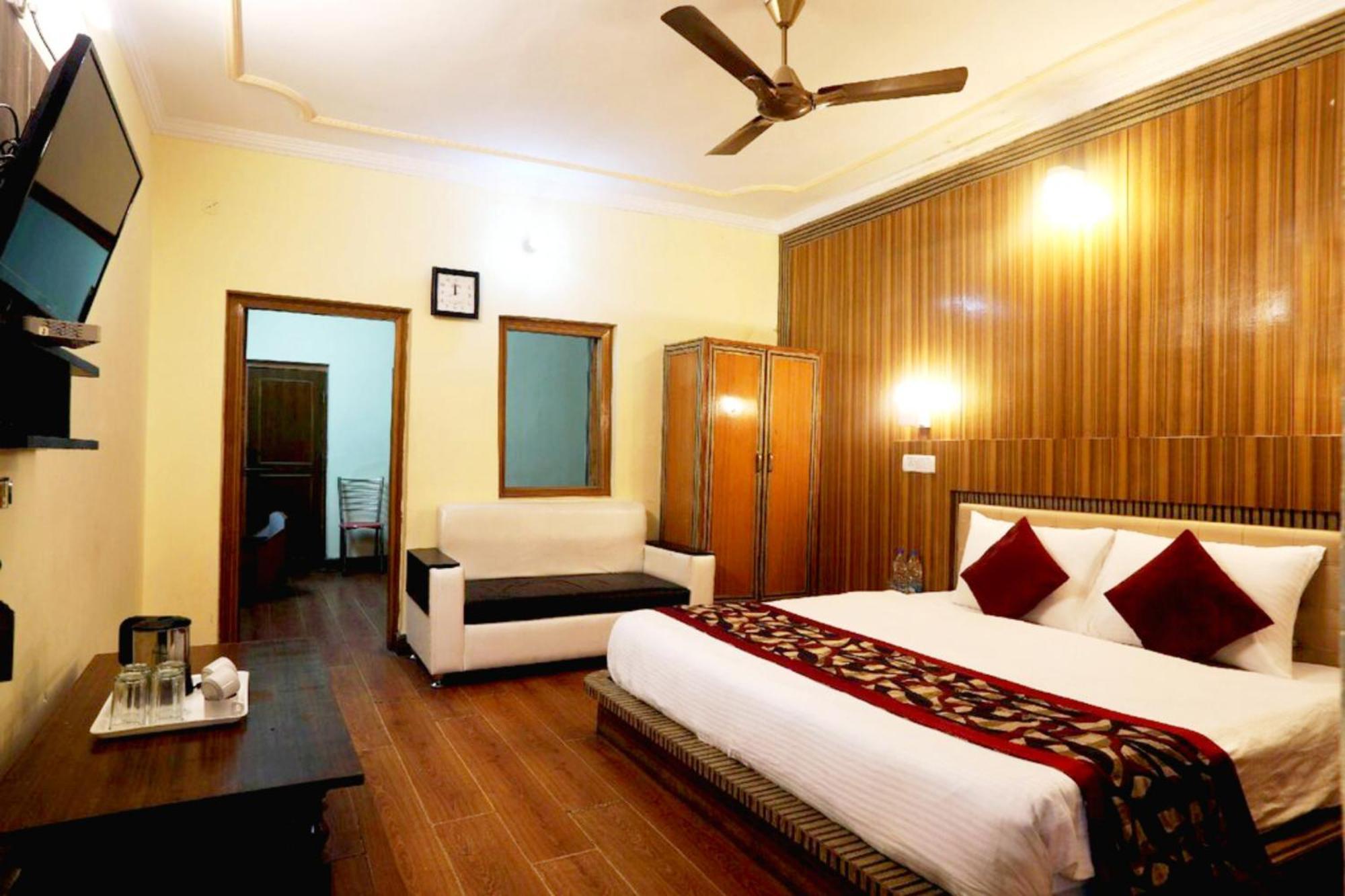 Goroomgo Moon Nainital Near Naini Lake - Parking & Lift Facilities -Hygiene And Spacious Room - Best Seller Екстериор снимка