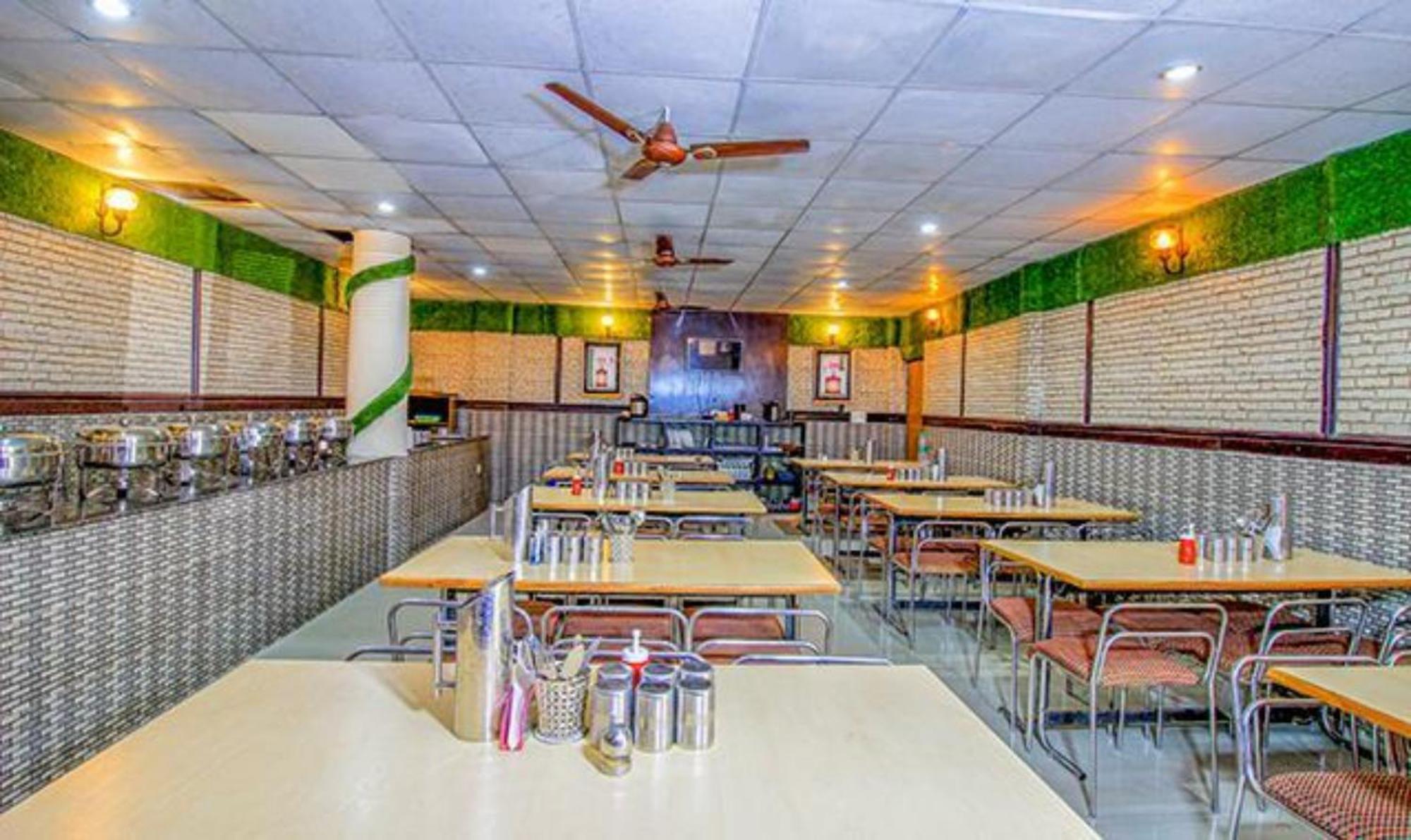 Goroomgo Moon Nainital Near Naini Lake - Parking & Lift Facilities -Hygiene And Spacious Room - Best Seller Екстериор снимка