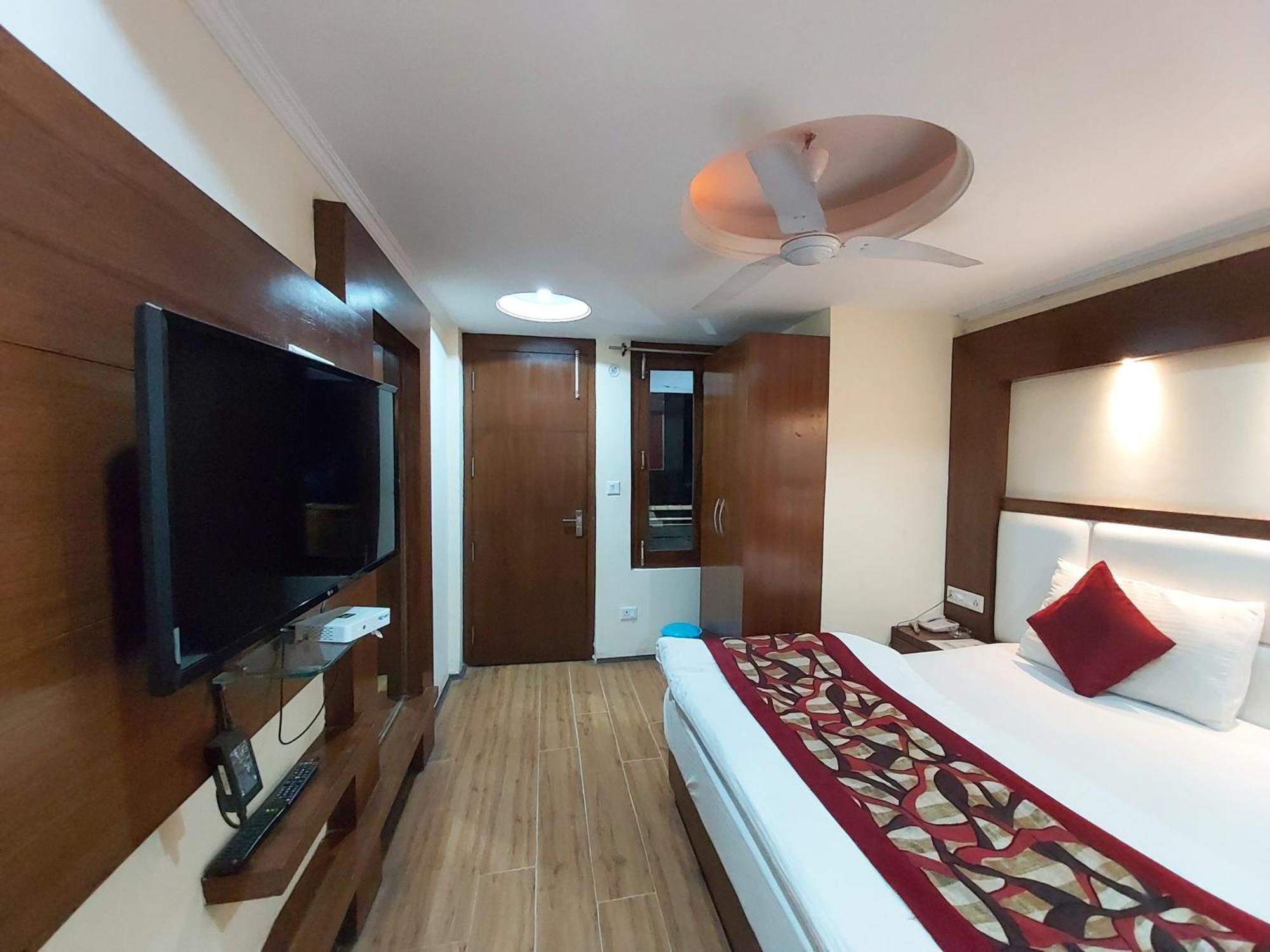 Goroomgo Moon Nainital Near Naini Lake - Parking & Lift Facilities -Hygiene And Spacious Room - Best Seller Екстериор снимка