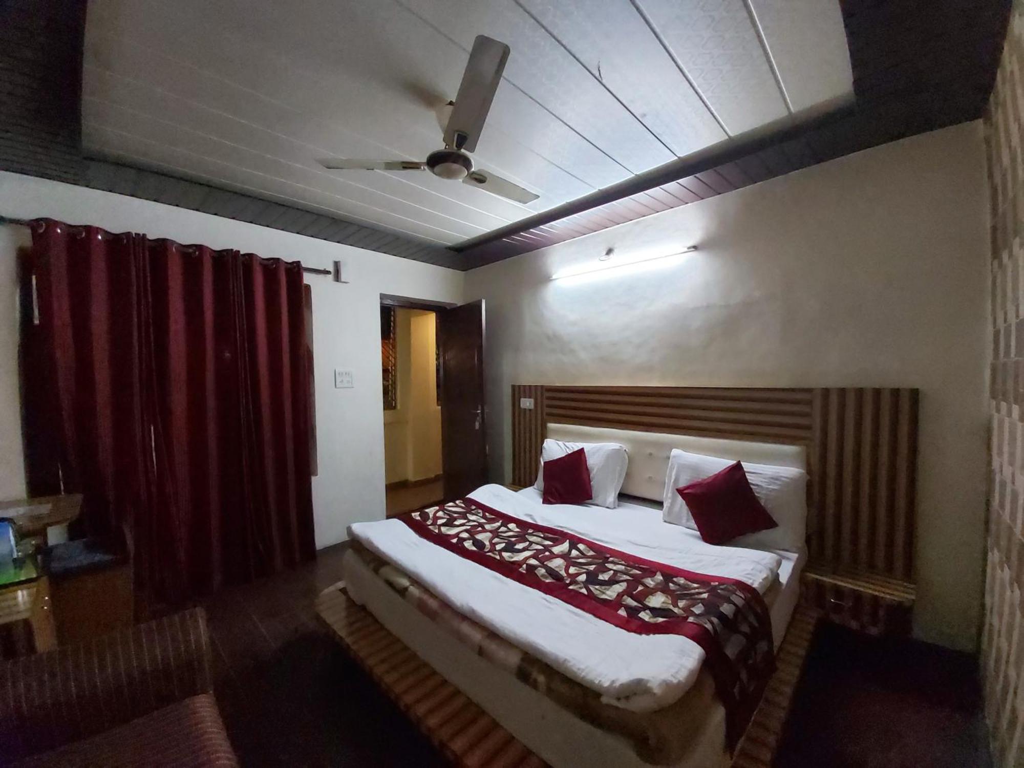 Goroomgo Moon Nainital Near Naini Lake - Parking & Lift Facilities -Hygiene And Spacious Room - Best Seller Екстериор снимка
